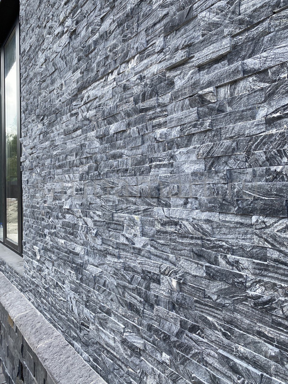 Камень натуральный Мрамор древесный серый плитка 600х150 мм.10-20мм (0.54 м2/уп) Камень натуральный Мрамор древесный серый плитка 600х150 мм.10-20мм (0.54 м2/уп)