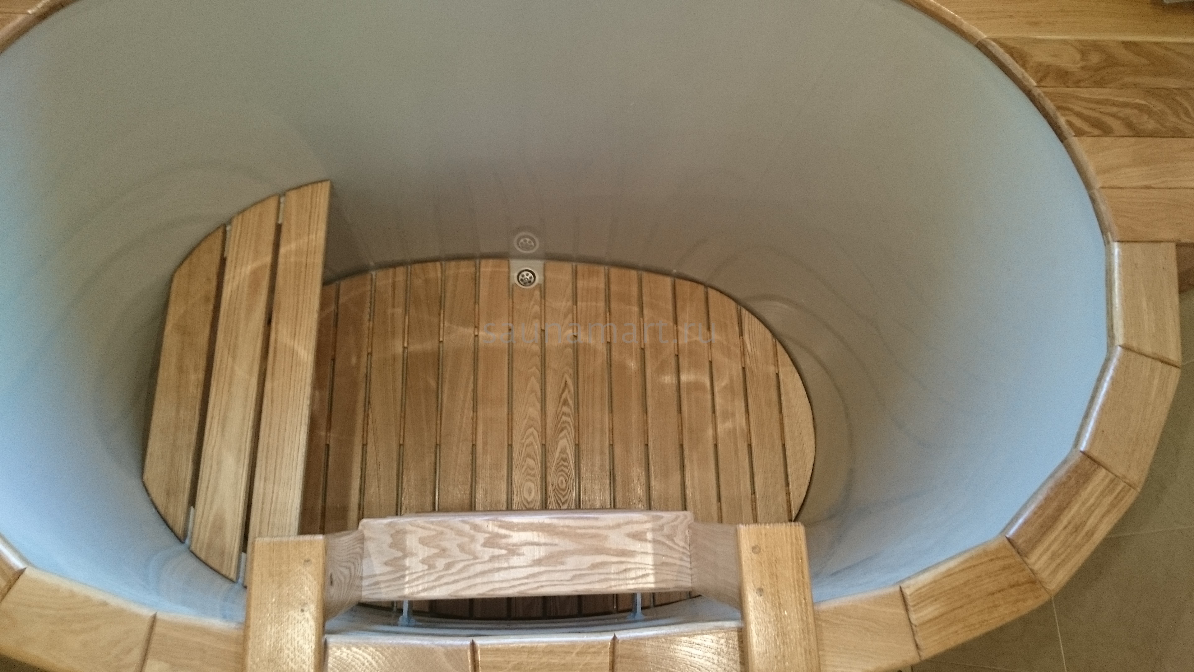 Купель пластиковая овальная 1.4 х0.77 х1.0 дуб с полимерным покрытием Купель пластиковая овальная 1.4 х0.77 х1.0 дуб с полимерным покрытием